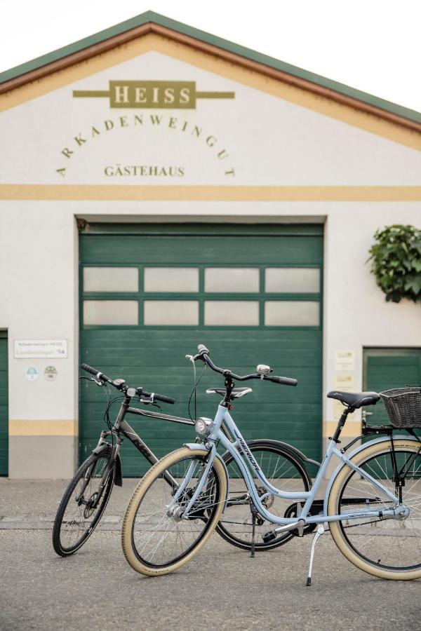 Arkadenweingut-Gaestehaus Heiss Илмиц Екстериор снимка